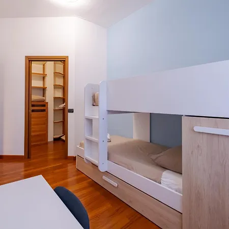 Апартаменты Trilocale Spazioso E Accogliente L 7 Ospiti I 2 Bagni I Box Incluso I A Niguarda *