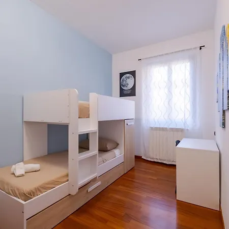 Trilocale Spazioso E Accogliente L 7 Ospiti I 2 Bagni I Box Incluso I A Niguarda Lejlighed